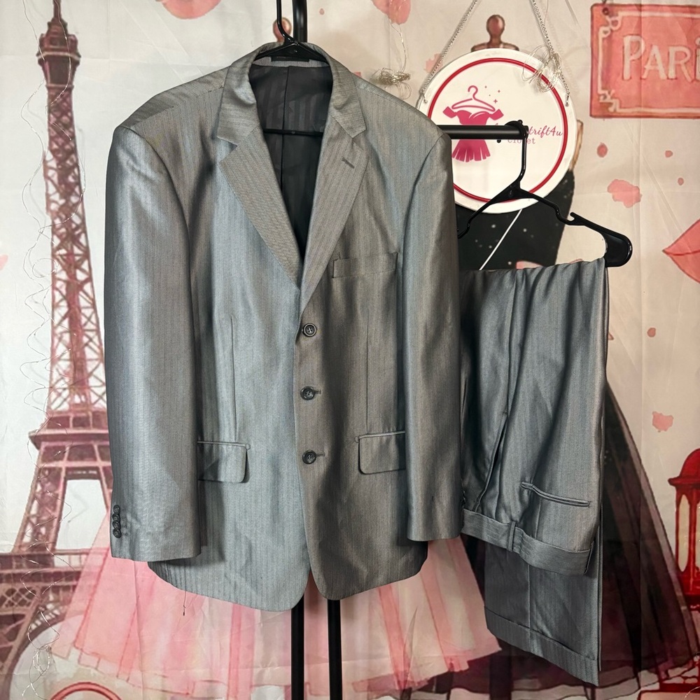 Vinci Men's Silver Gray Three-Button Suit Jacket & Trousers